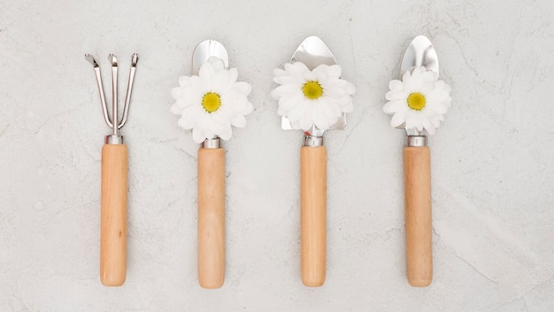 “Streamline Your Garden with Minimalist Tools for Maximum Impact”